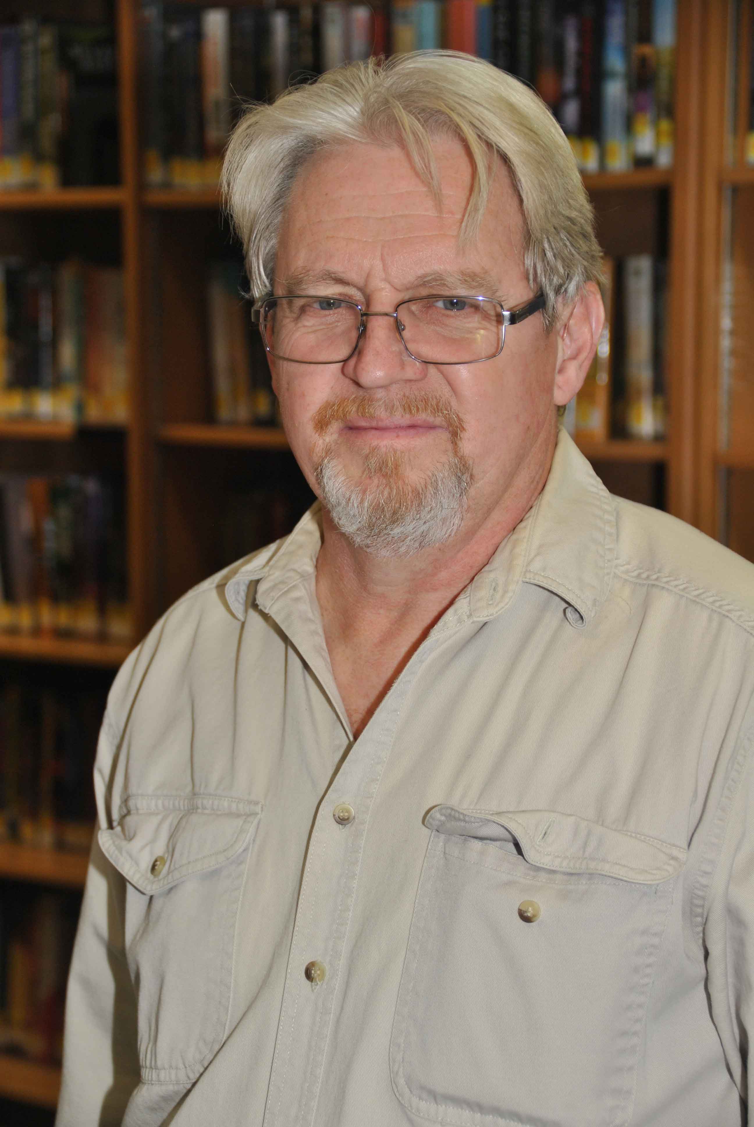 Author Tom Dillman